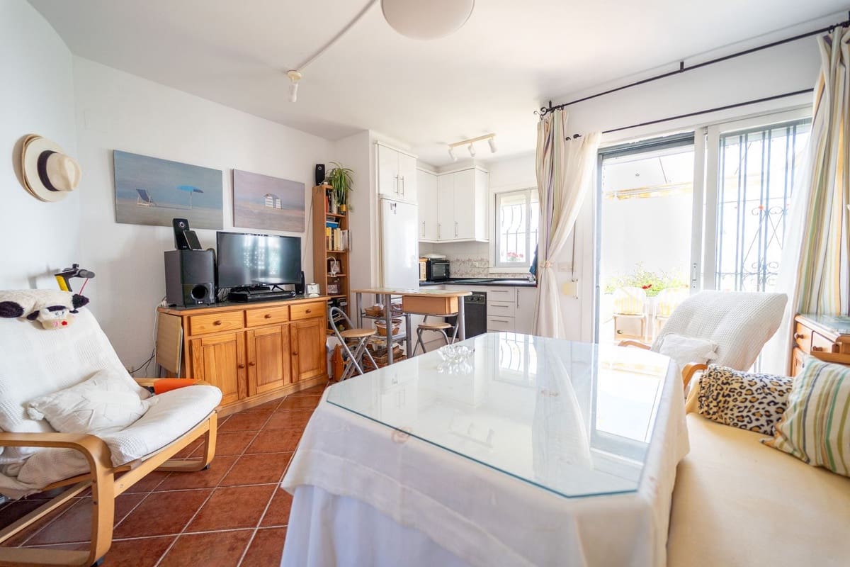 2 makuuhuone Paritalo myytävänä paikassa Mijas Costa mukana uima-altaan - 460 000 € (Ref: 9509113)