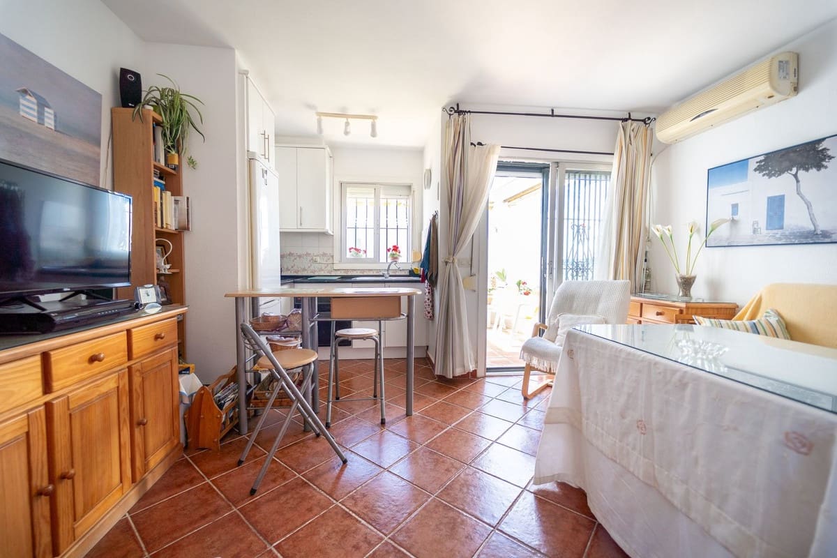 2 makuuhuone Paritalo myytävänä paikassa Mijas Costa mukana uima-altaan - 460 000 € (Ref: 9509113)