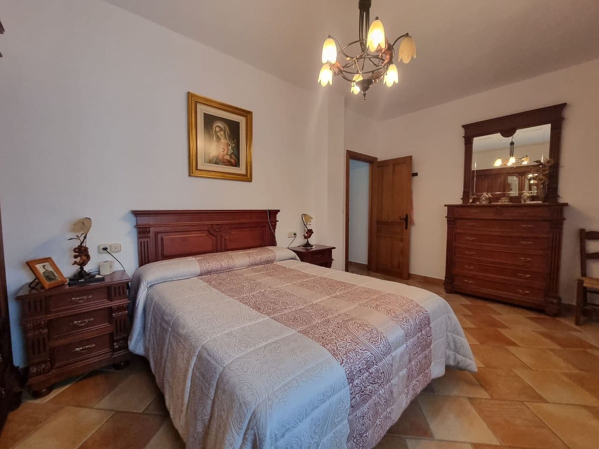 Chalet de 4 habitaciones en Alhaurín el Grande en venta con garaje - 590.000 € (Ref: 9509115)