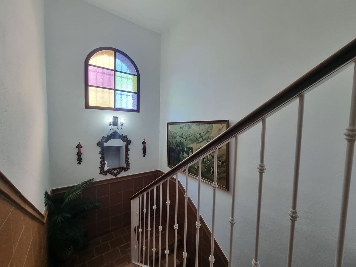 Chalet de 4 habitaciones en Alhaurín el Grande en venta con garaje - 590.000 € (Ref: 9509115)