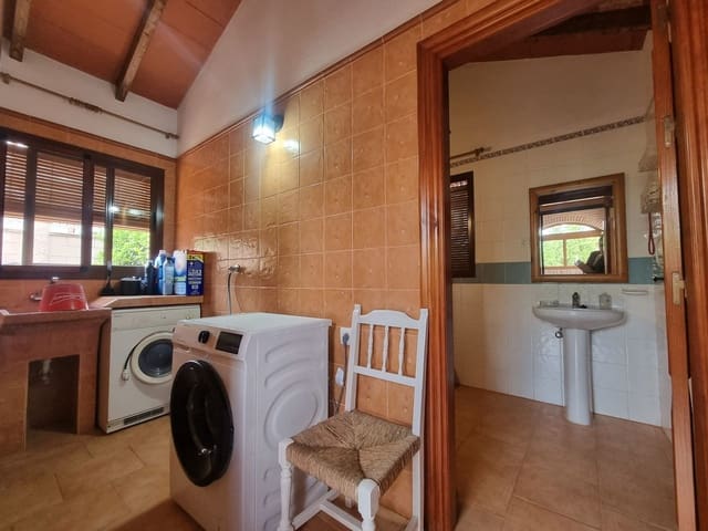 Chalet de 4 habitaciones en Alhaurín el Grande en venta con garaje - 590.000 € (Ref: 9509115)