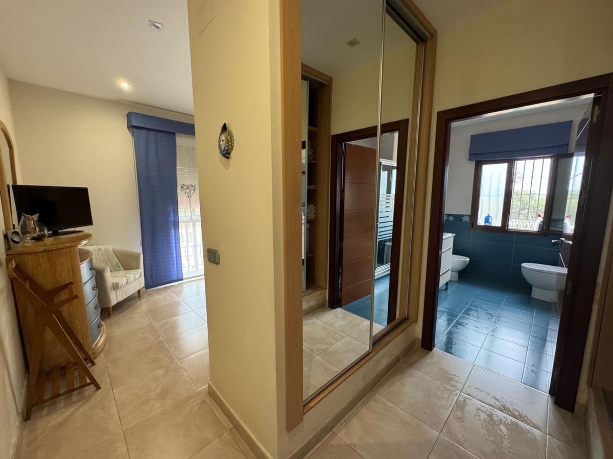 Chalet de 4 habitaciones en Benalmadena Costa en venta - 610.000 € (Ref: 9509116)