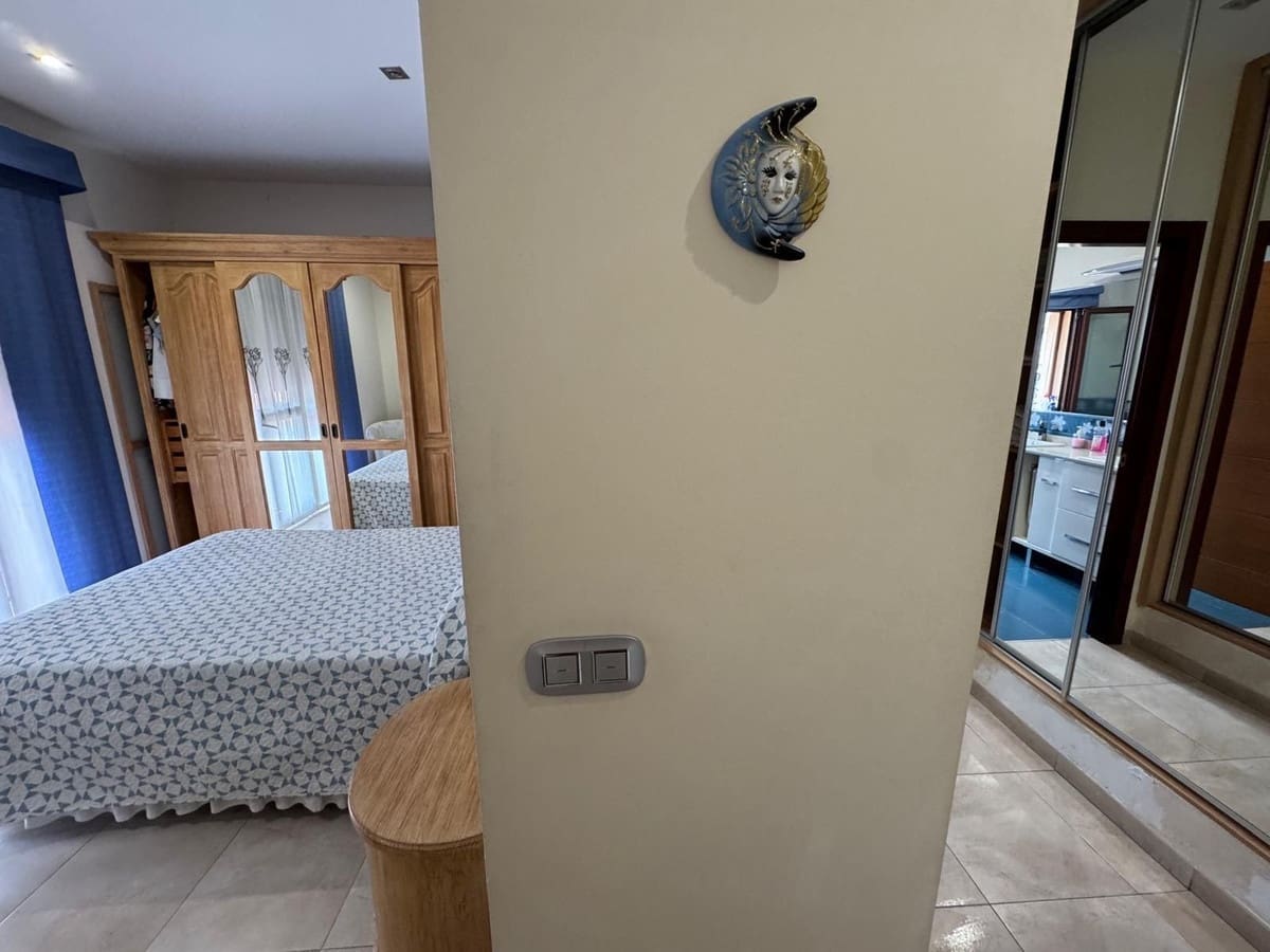 Chalet de 4 habitaciones en Benalmadena Costa en venta - 610.000 € (Ref: 9509116)