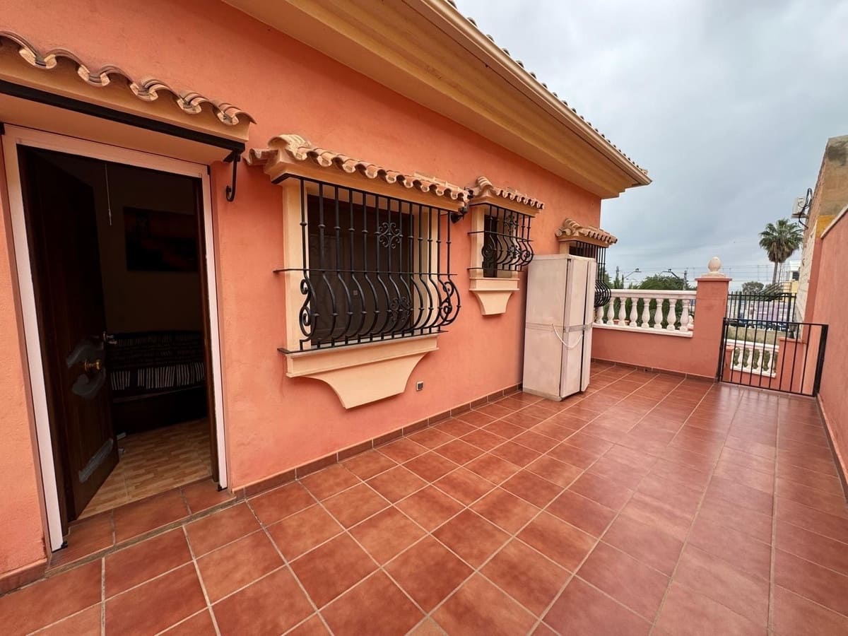 Chalet de 4 habitaciones en Benalmadena Costa en venta - 610.000 € (Ref: 9509116)