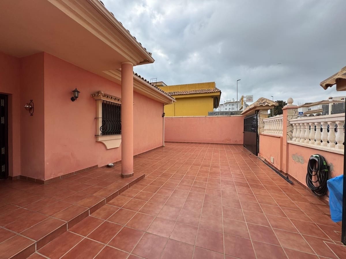 Chalet de 4 habitaciones en Benalmadena Costa en venta - 610.000 € (Ref: 9509116)