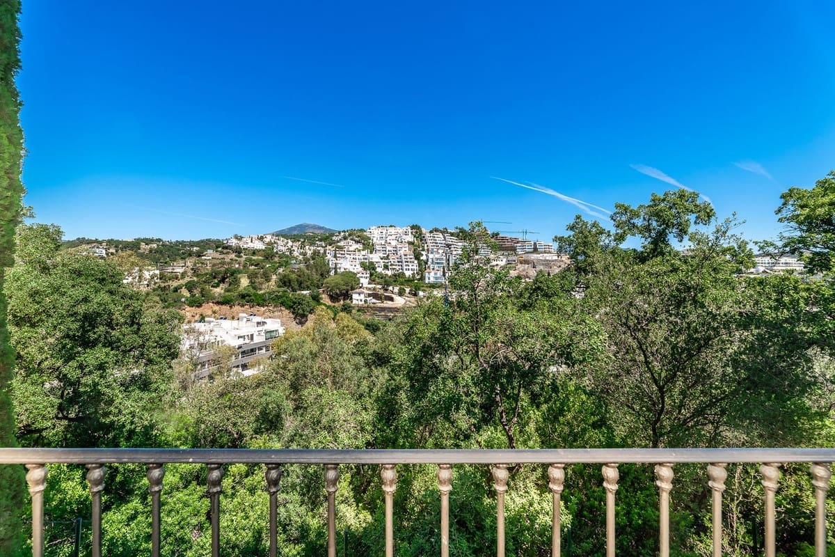 3 sovrum Lägenhet till salu i La Quinta med pool - 998 000 € (Ref: 9509119)