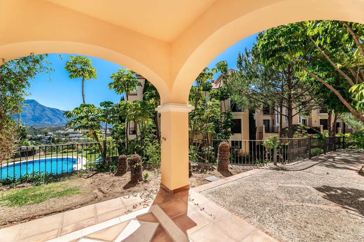 3 sovrum Lägenhet till salu i La Quinta med pool - 998 000 € (Ref: 9509119)