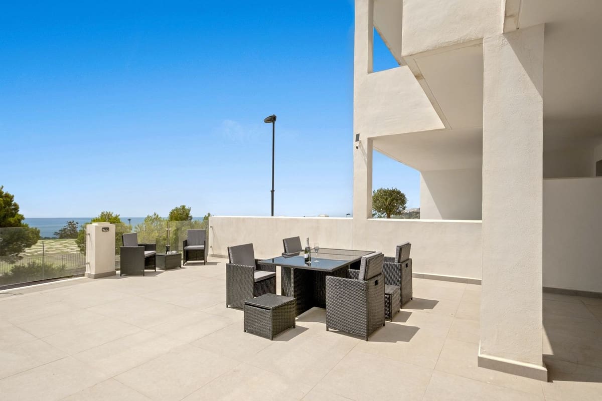 2 bedroom Apartment for sale in Benalmadena Costa with pool - € 535,000 (Ref: 9516282)