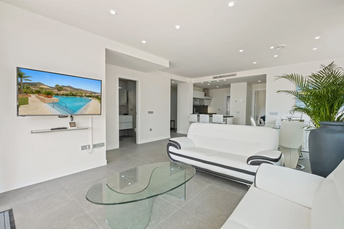 2 bedroom Apartment for sale in Benalmadena Costa with pool - € 535,000 (Ref: 9516282)