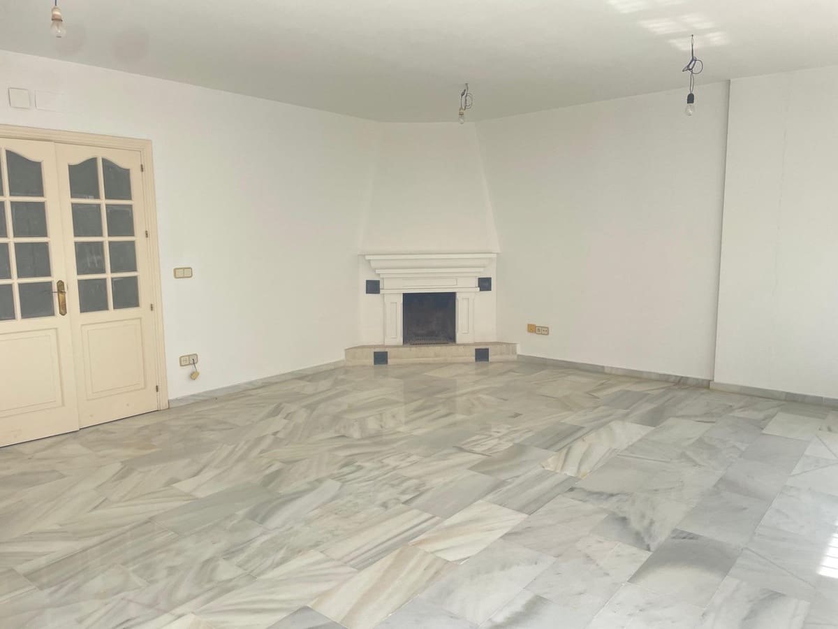 3 sypialnia Dom na sprzedaż w Arroyo de la Miel z basenem garażem - 470 000 € (Ref: 9519099)