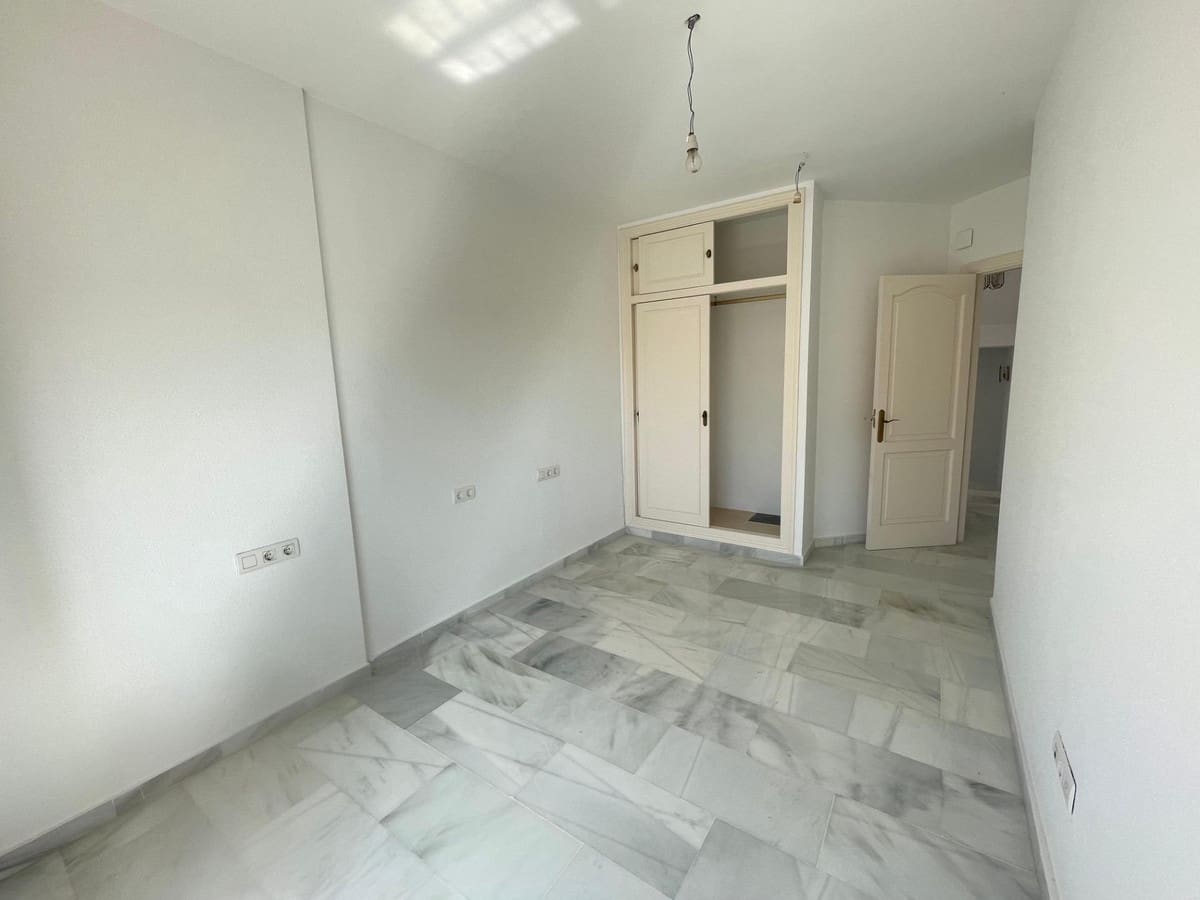 3 sypialnia Dom na sprzedaż w Arroyo de la Miel z basenem garażem - 470 000 € (Ref: 9519099)