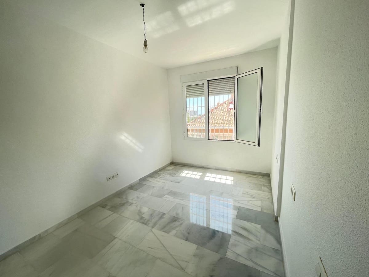 3 sypialnia Dom na sprzedaż w Arroyo de la Miel z basenem garażem - 470 000 € (Ref: 9519099)