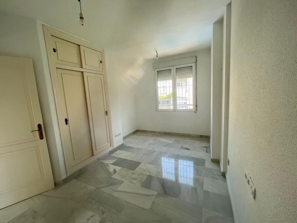 3 sypialnia Dom na sprzedaż w Arroyo de la Miel z basenem garażem - 470 000 € (Ref: 9519099)