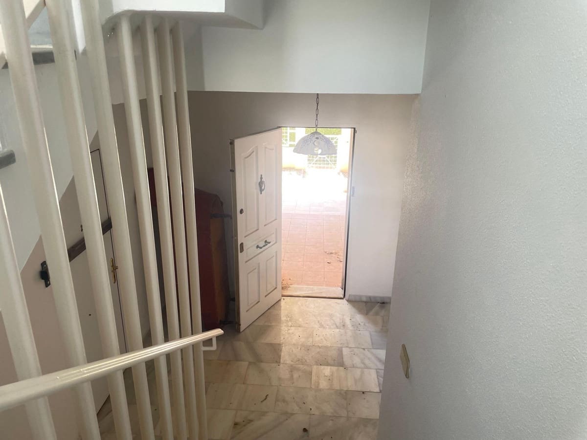 3 sypialnia Dom na sprzedaż w Arroyo de la Miel z basenem garażem - 470 000 € (Ref: 9519099)