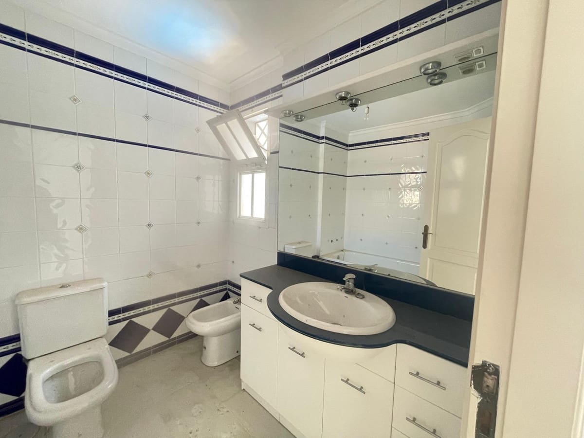 3 sypialnia Dom na sprzedaż w Arroyo de la Miel z basenem garażem - 470 000 € (Ref: 9519099)