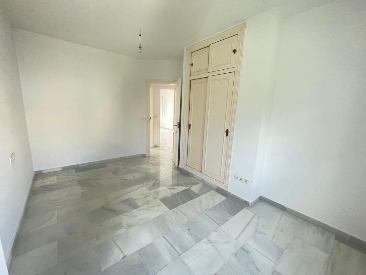 3 sypialnia Dom na sprzedaż w Arroyo de la Miel z basenem garażem - 470 000 € (Ref: 9519099)