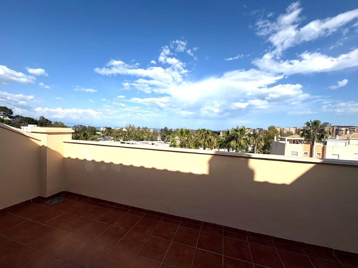 Casa de 4 habitaciones en Torremolinos en venta con piscina - 625.000 € (Ref: 9519101)