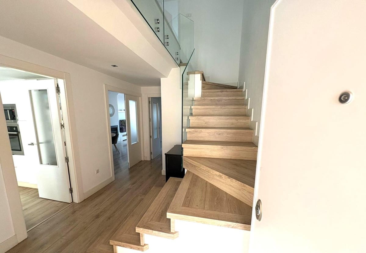 Casa de 4 habitaciones en Torremolinos en venta con piscina - 625.000 € (Ref: 9519101)