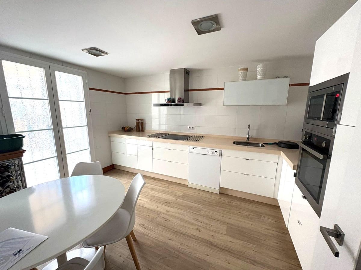 Casa de 4 habitaciones en Torremolinos en venta con piscina - 625.000 € (Ref: 9519101)