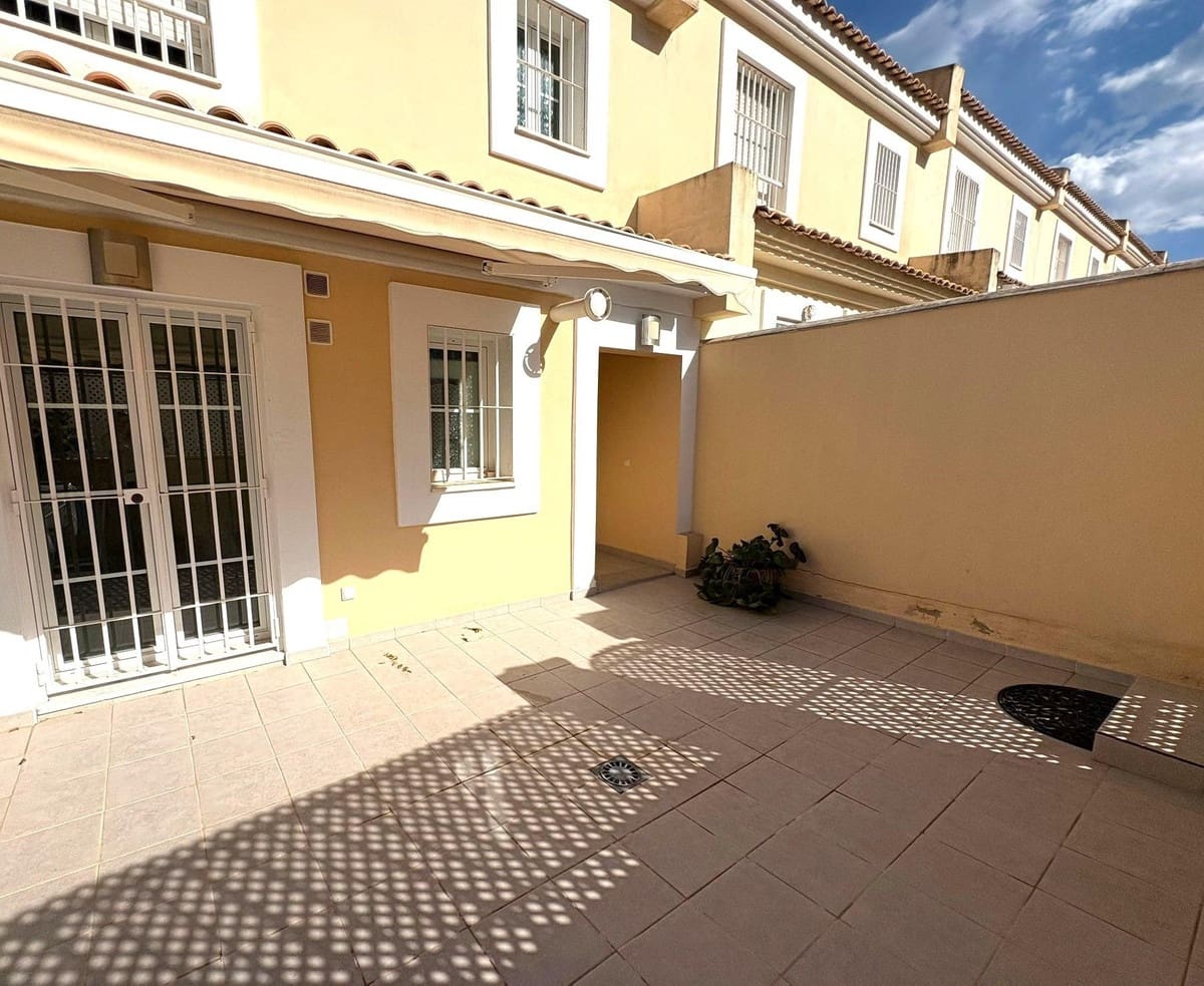 Casa de 4 habitaciones en Torremolinos en venta con piscina - 625.000 € (Ref: 9519101)