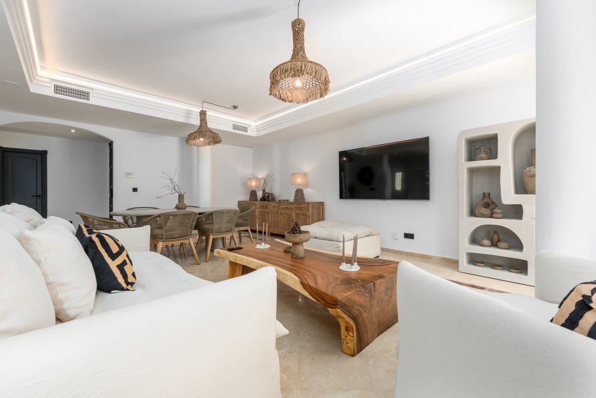 3 bedroom Apartment for sale in Sotogrande with pool - € 650,000 (Ref: 9519102)