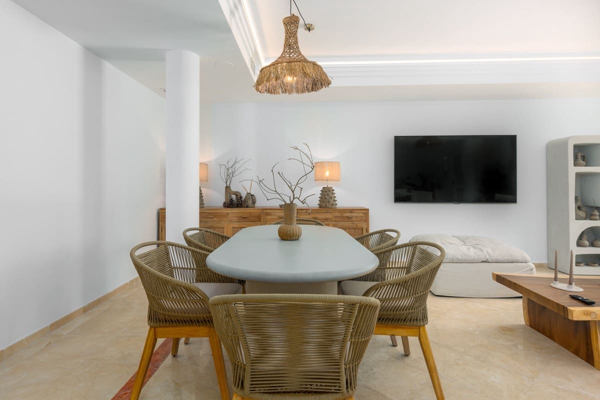 3 bedroom Apartment for sale in Sotogrande with pool - € 650,000 (Ref: 9519102)