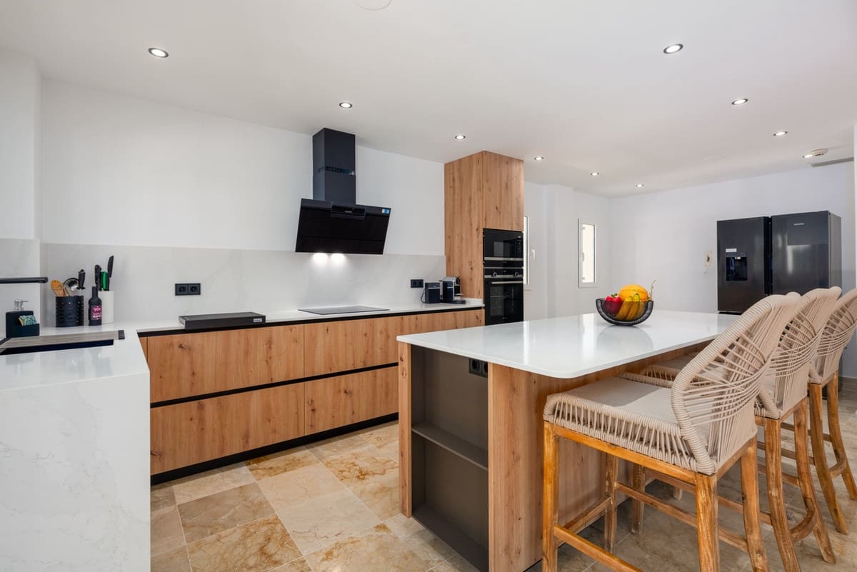 3 bedroom Apartment for sale in Sotogrande with pool - € 650,000 (Ref: 9519102)