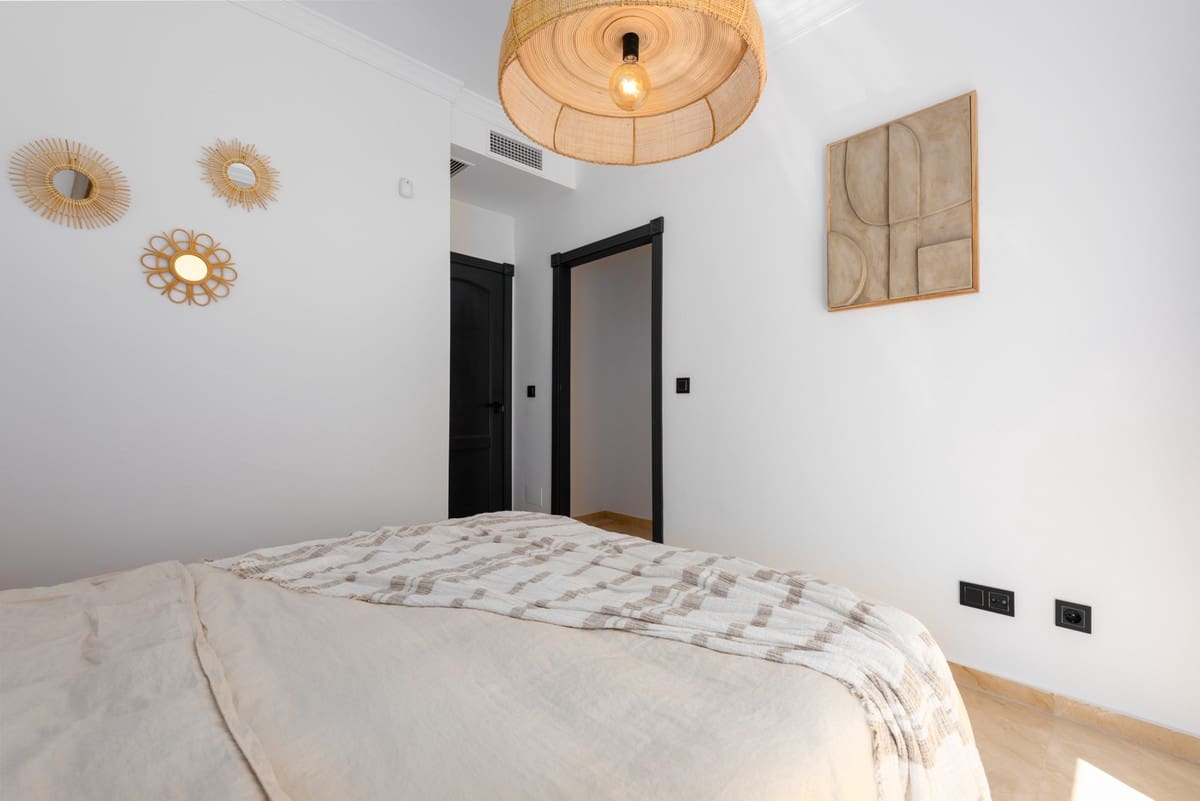 3 bedroom Apartment for sale in Sotogrande with pool - € 650,000 (Ref: 9519102)