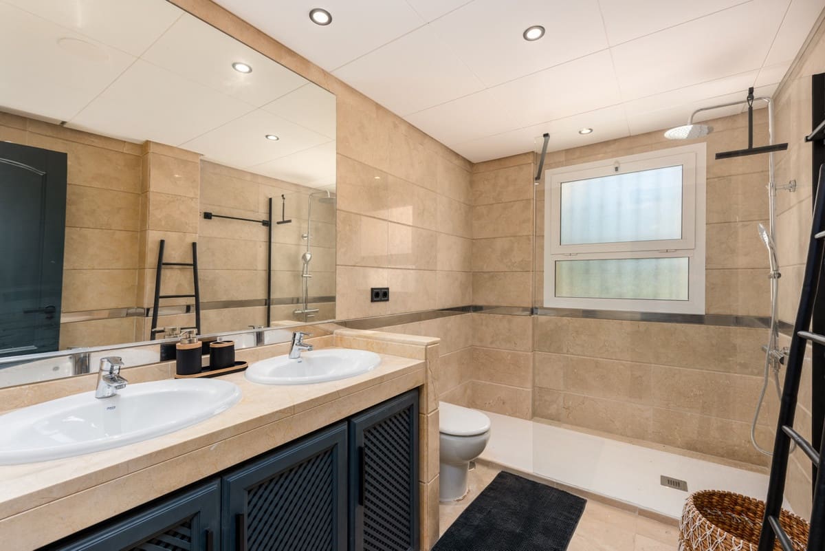 3 bedroom Apartment for sale in Sotogrande with pool - € 650,000 (Ref: 9519102)