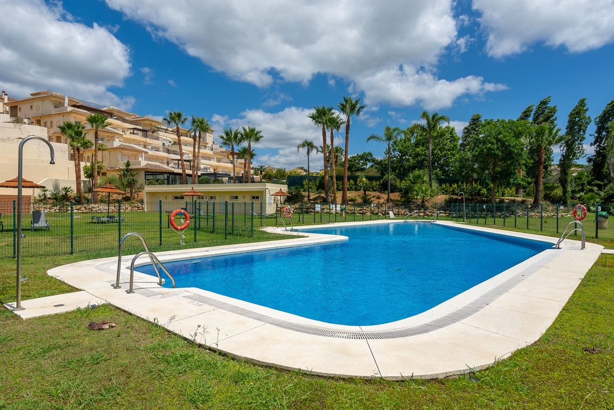 3 bedroom Apartment for sale in Sotogrande with pool - € 650,000 (Ref: 9519102)