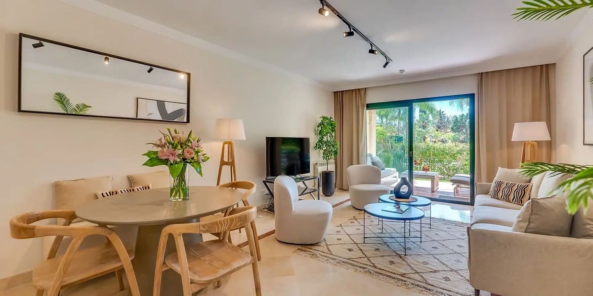 3 soverom Leilighet til salgs i Nueva Andalucia med svømmebasseng - € 655 000 (Ref: 9519103)