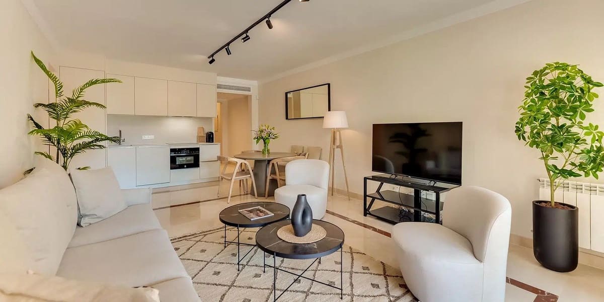 3 soverom Leilighet til salgs i Nueva Andalucia med svømmebasseng - € 655 000 (Ref: 9519103)