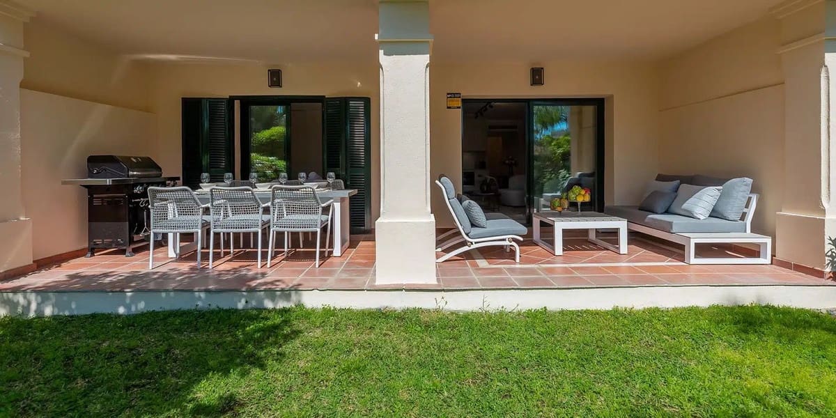 3 soverom Leilighet til salgs i Nueva Andalucia med svømmebasseng - € 655 000 (Ref: 9519103)