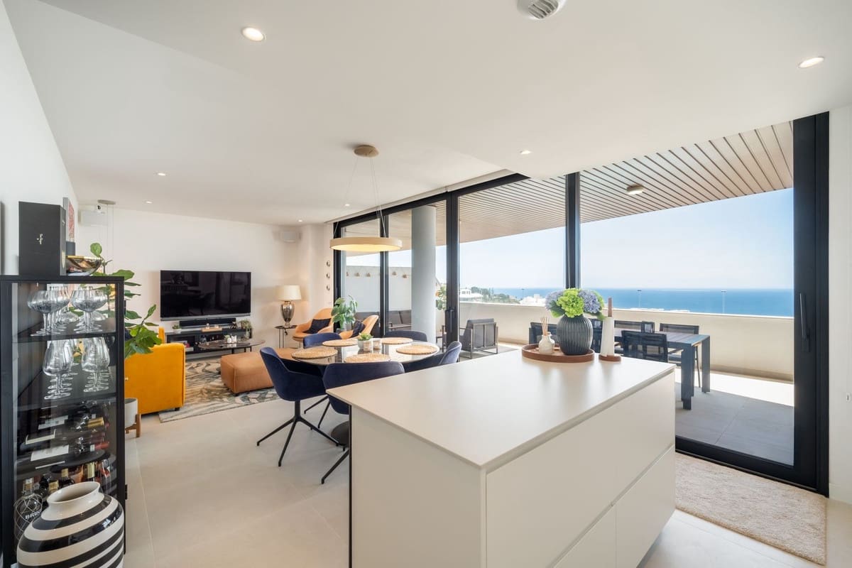 Apartamento de 2 habitaciones en Fuengirola en venta con piscina garaje - 659.000 € (Ref: 9519104)