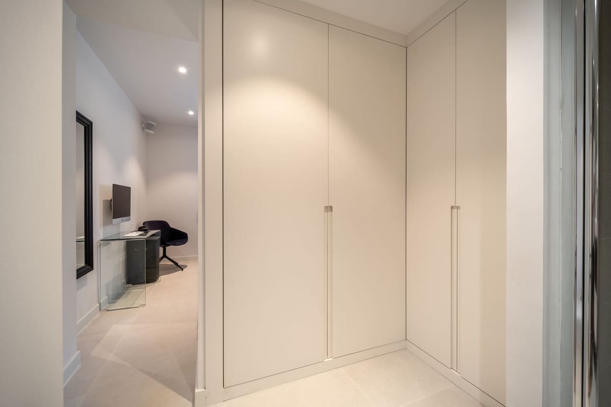 Apartamento de 2 habitaciones en Fuengirola en venta con piscina garaje - 659.000 € (Ref: 9519104)