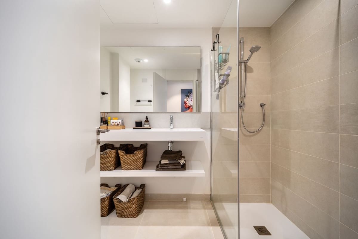 Apartamento de 2 habitaciones en Fuengirola en venta con piscina garaje - 659.000 € (Ref: 9519104)