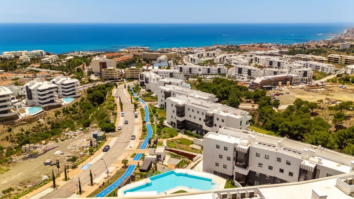 Apartamento de 2 habitaciones en Fuengirola en venta con piscina garaje - 659.000 € (Ref: 9519104)