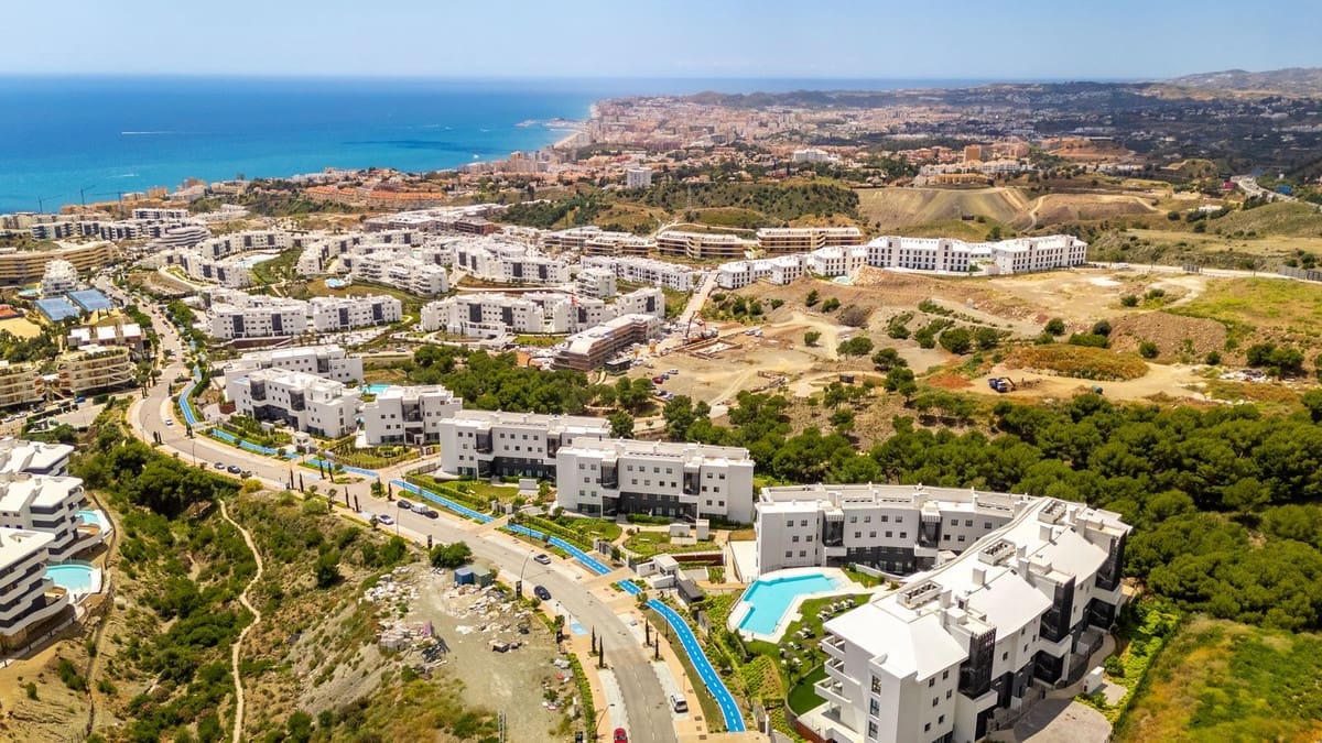 Apartamento de 2 habitaciones en Fuengirola en venta con piscina garaje - 659.000 € (Ref: 9519104)