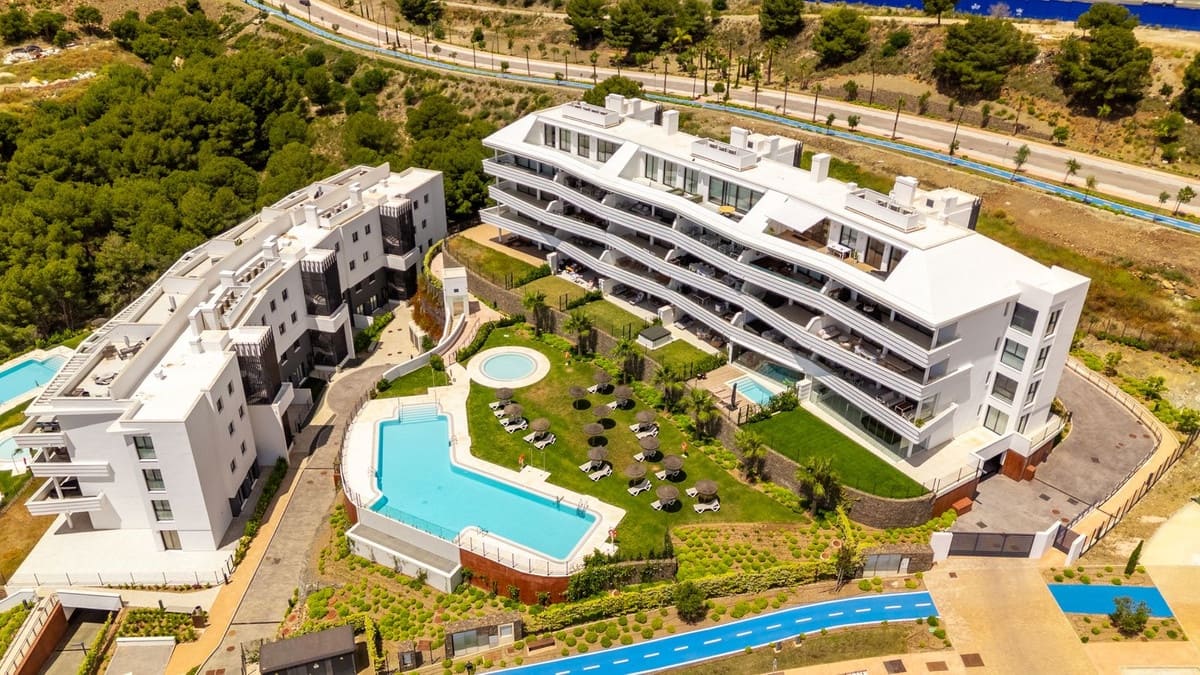 Apartamento de 2 habitaciones en Fuengirola en venta con piscina garaje - 659.000 € (Ref: 9519104)