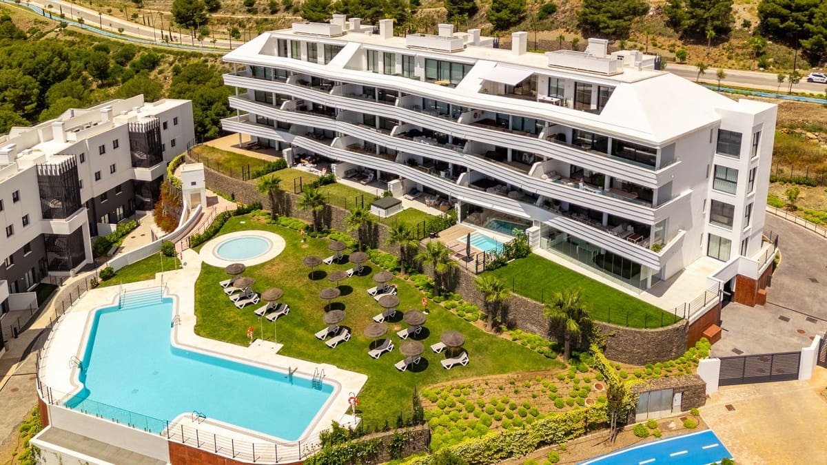 Apartamento de 2 habitaciones en Fuengirola en venta con piscina garaje - 659.000 € (Ref: 9519104)