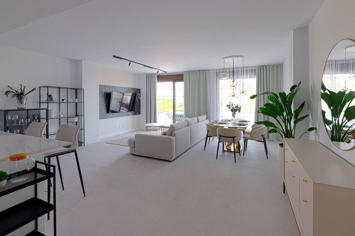 3 bedroom Apartment for sale in Estepona with pool - € 690,000 (Ref: 9519105)