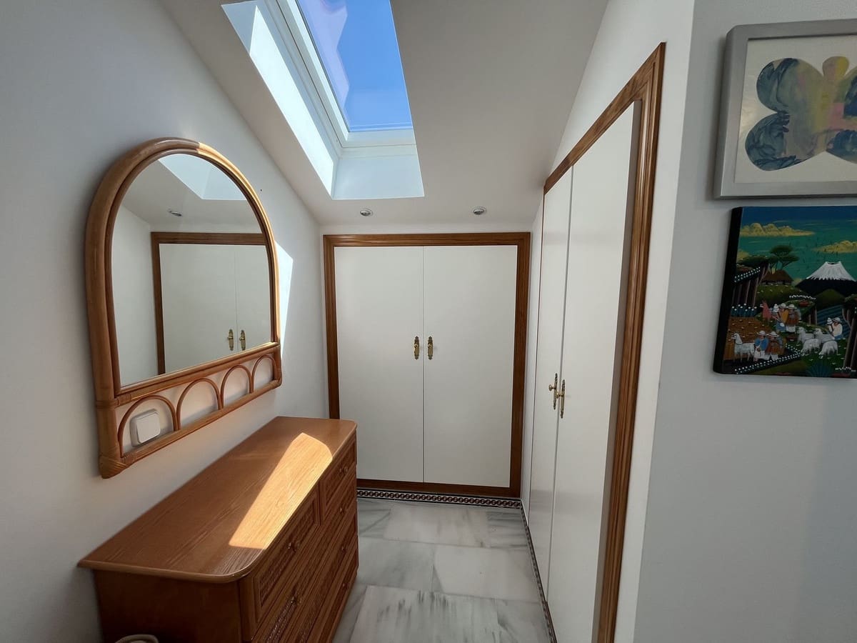 5 bedroom Penthouse for sale in Mijas Golf with pool - € 485,000 (Ref: 9519107)