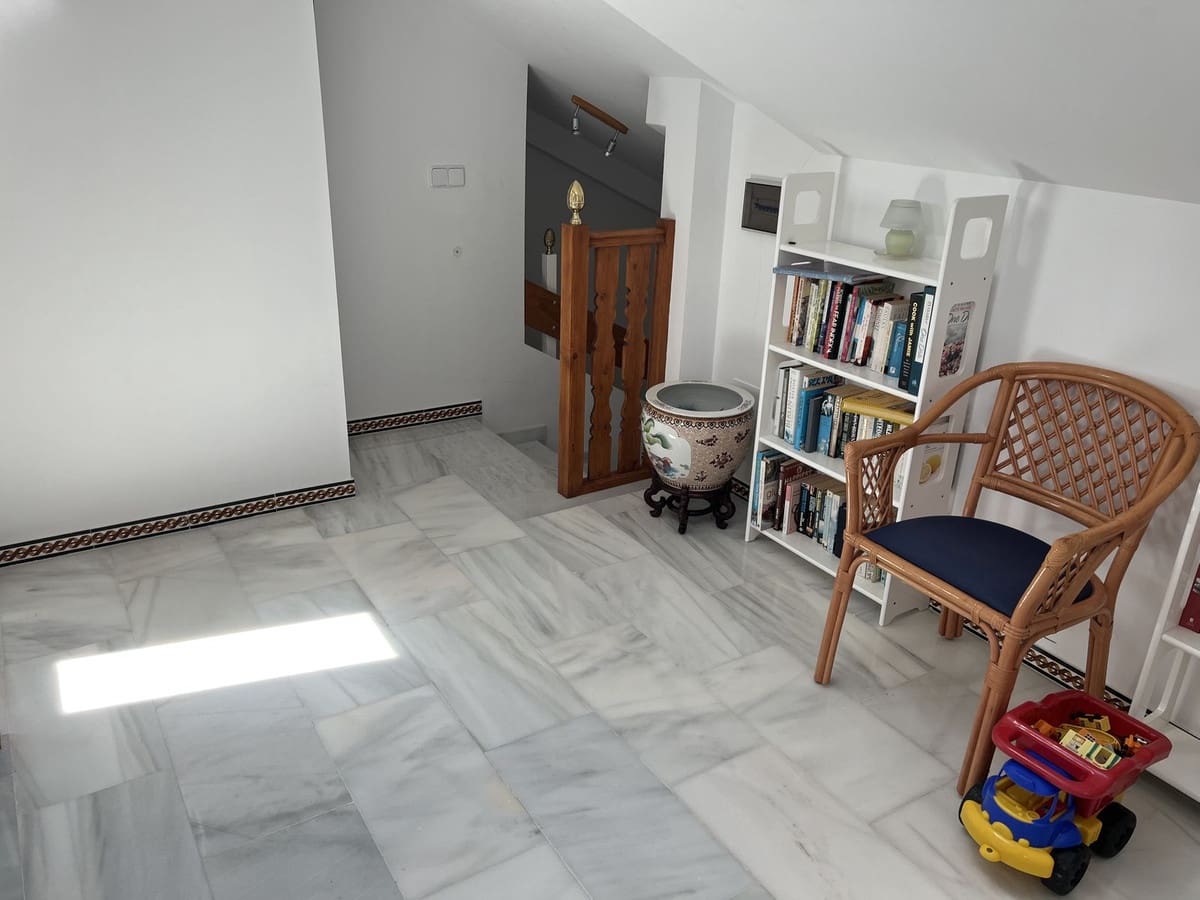 5 bedroom Penthouse for sale in Mijas Golf with pool - € 485,000 (Ref: 9519107)