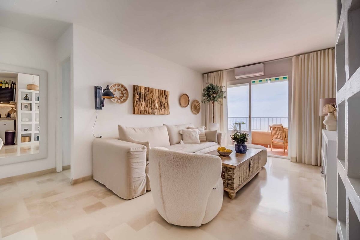 2 bedroom Beach Apartment for sale in Fuengirola - € 598,000 (Ref: 9519108)