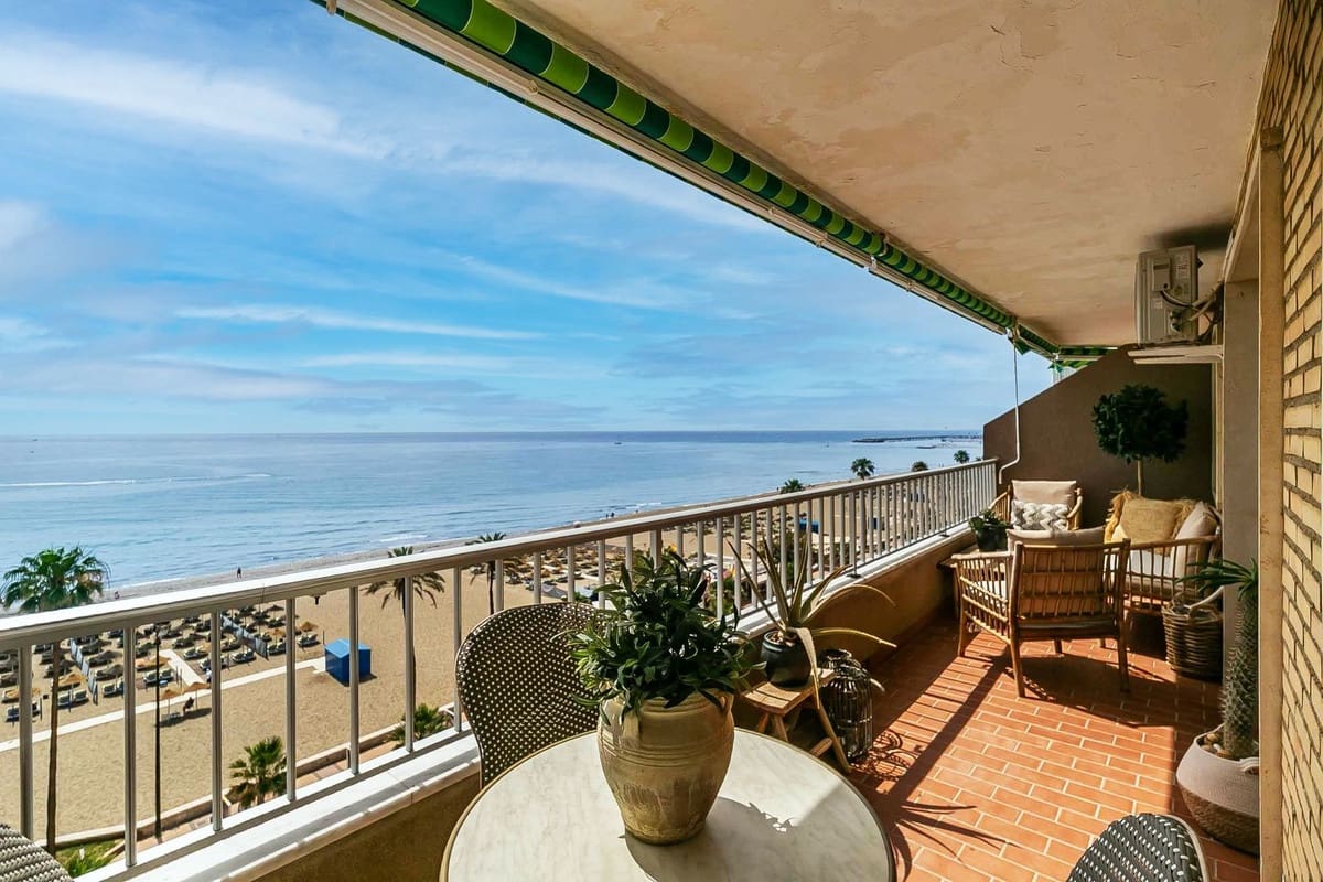 2 bedroom Beach Apartment for sale in Fuengirola - € 598,000 (Ref: 9519108)