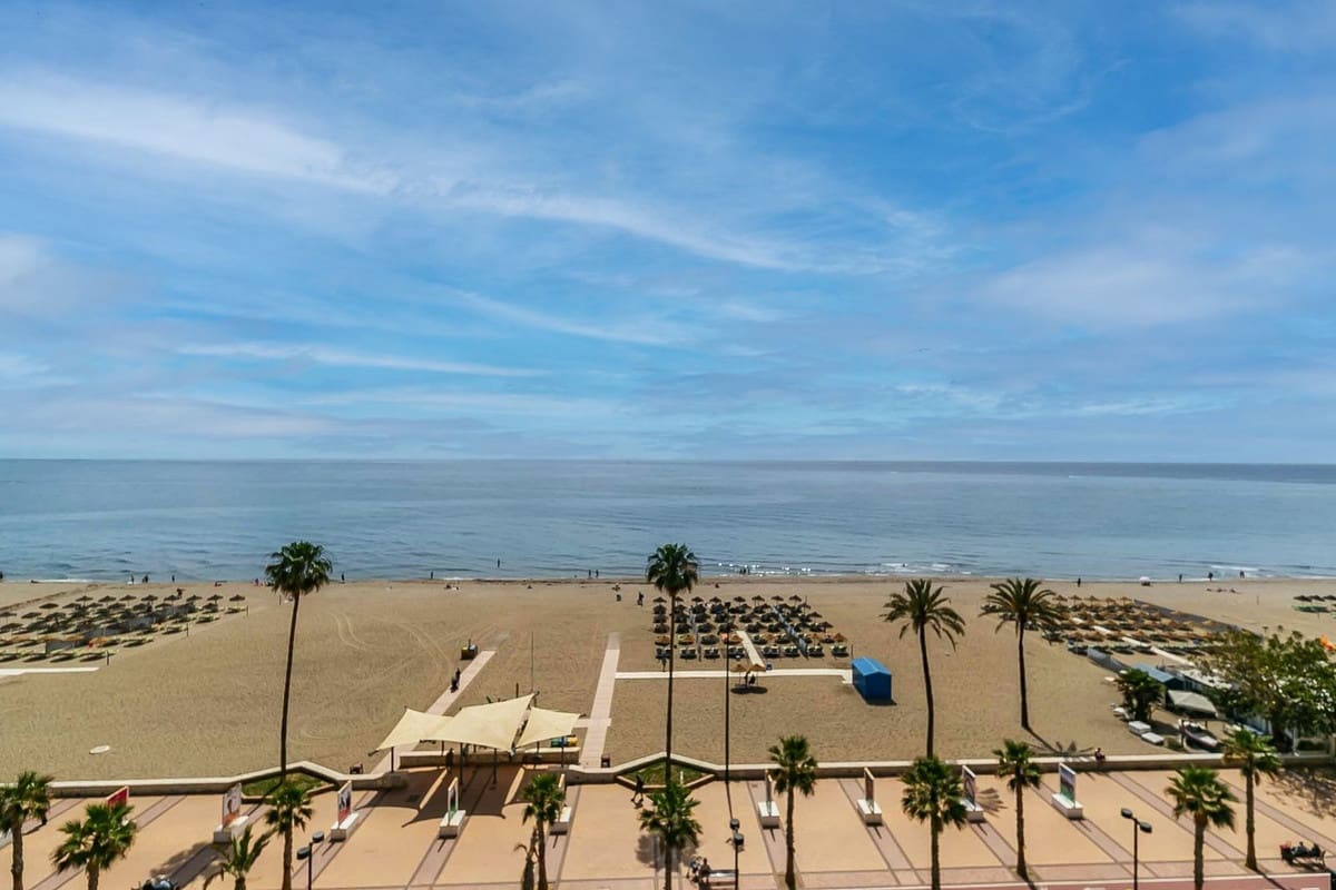 2 bedroom Beach Apartment for sale in Fuengirola - € 598,000 (Ref: 9519108)