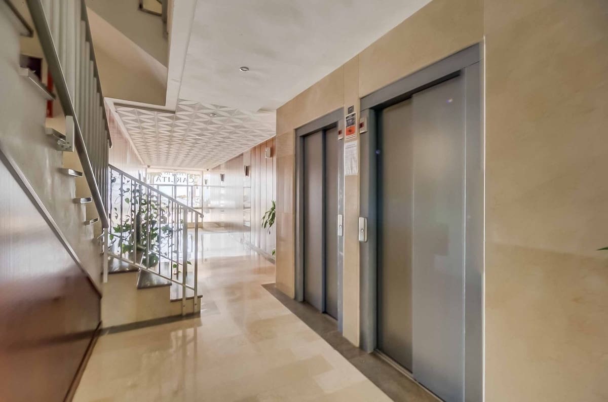 2 bedroom Beach Apartment for sale in Fuengirola - € 598,000 (Ref: 9519108)