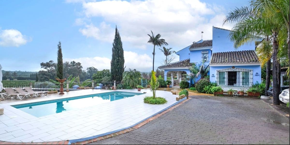 3 bedroom Villa for sale in Alhaurin el Grande with pool - € 1,000,000 (Ref: 9520932)