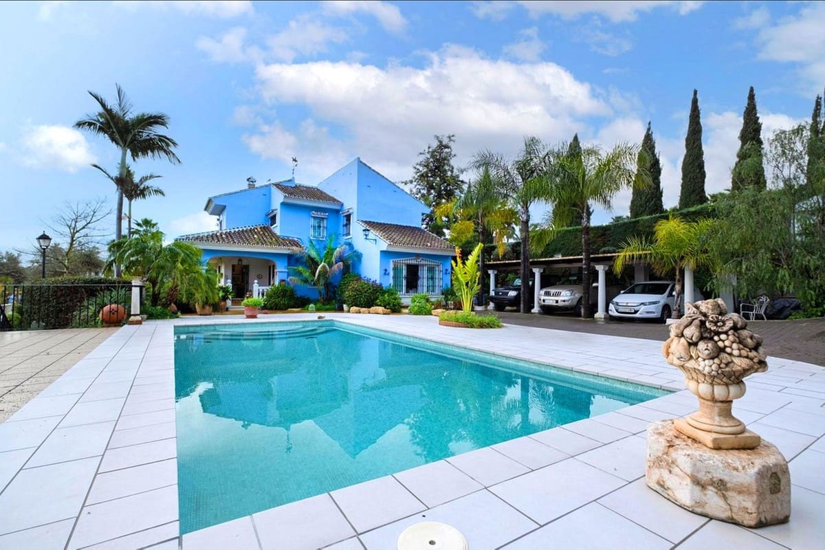 3 bedroom Villa for sale in Alhaurin el Grande with pool - € 1,000,000 (Ref: 9520932)