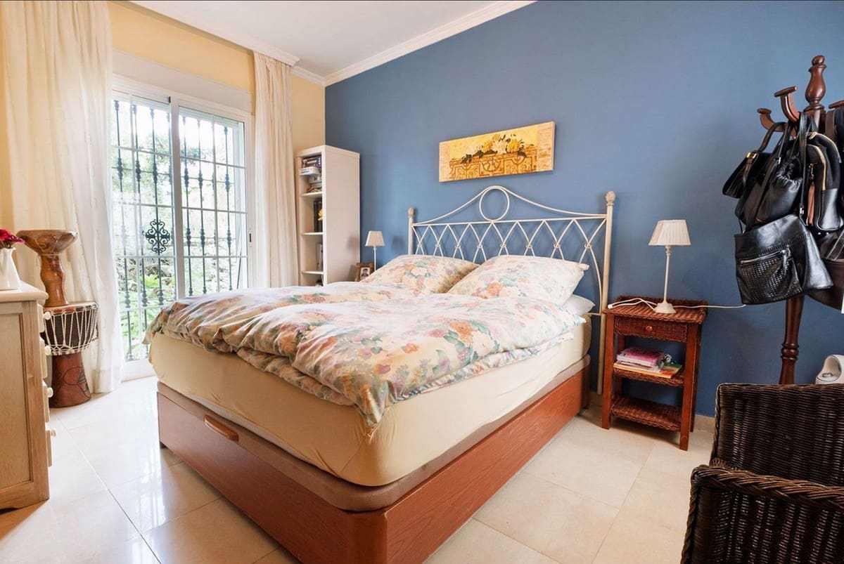 3 bedroom Villa for sale in Alhaurin el Grande with pool - € 1,000,000 (Ref: 9520932)